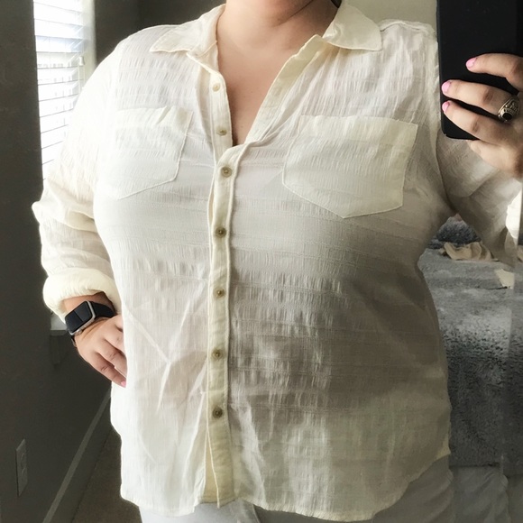 NWT Cream Summer Button-down - Picture 4 of 5
